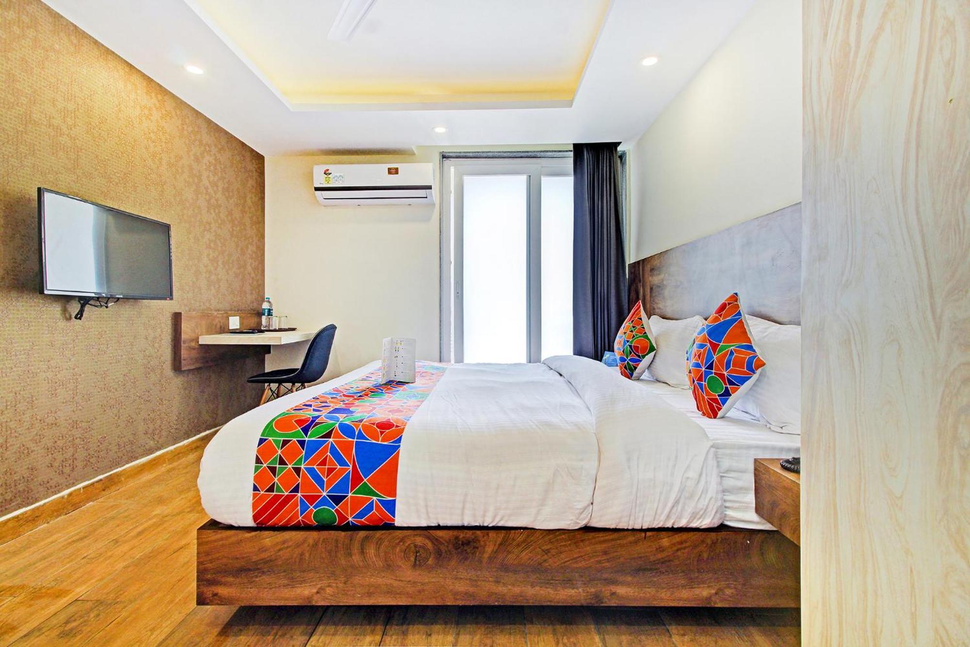 แฟ็บโฮเต็ล ซอฟต์ เปตาล Hotel คูร์เคาน์ ภายนอก รูปภาพ