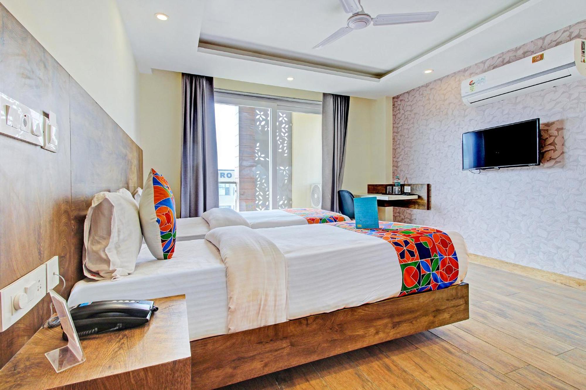 แฟ็บโฮเต็ล ซอฟต์ เปตาล Hotel คูร์เคาน์ ภายนอก รูปภาพ
